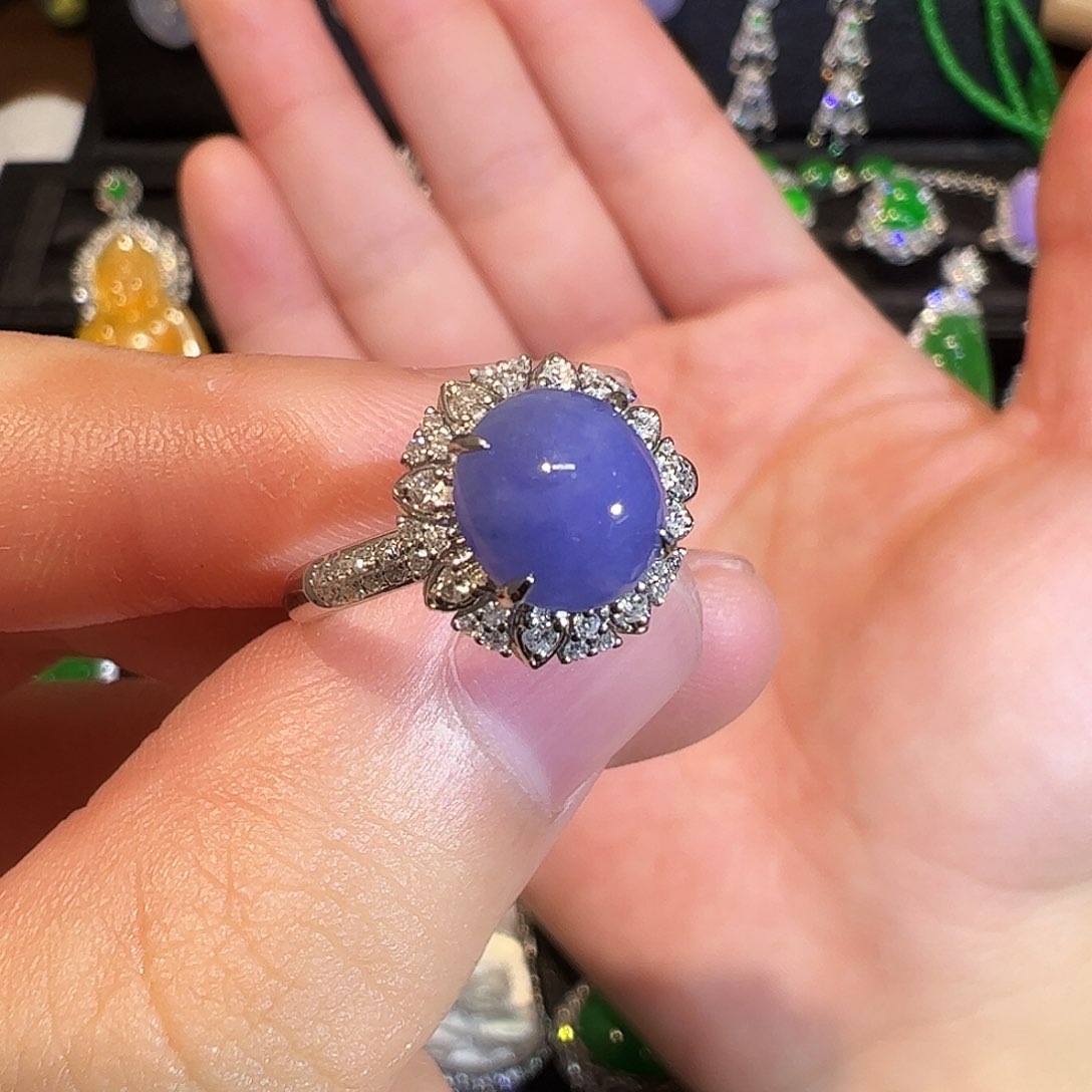 翡翠18K金镶嵌戒指蛋面