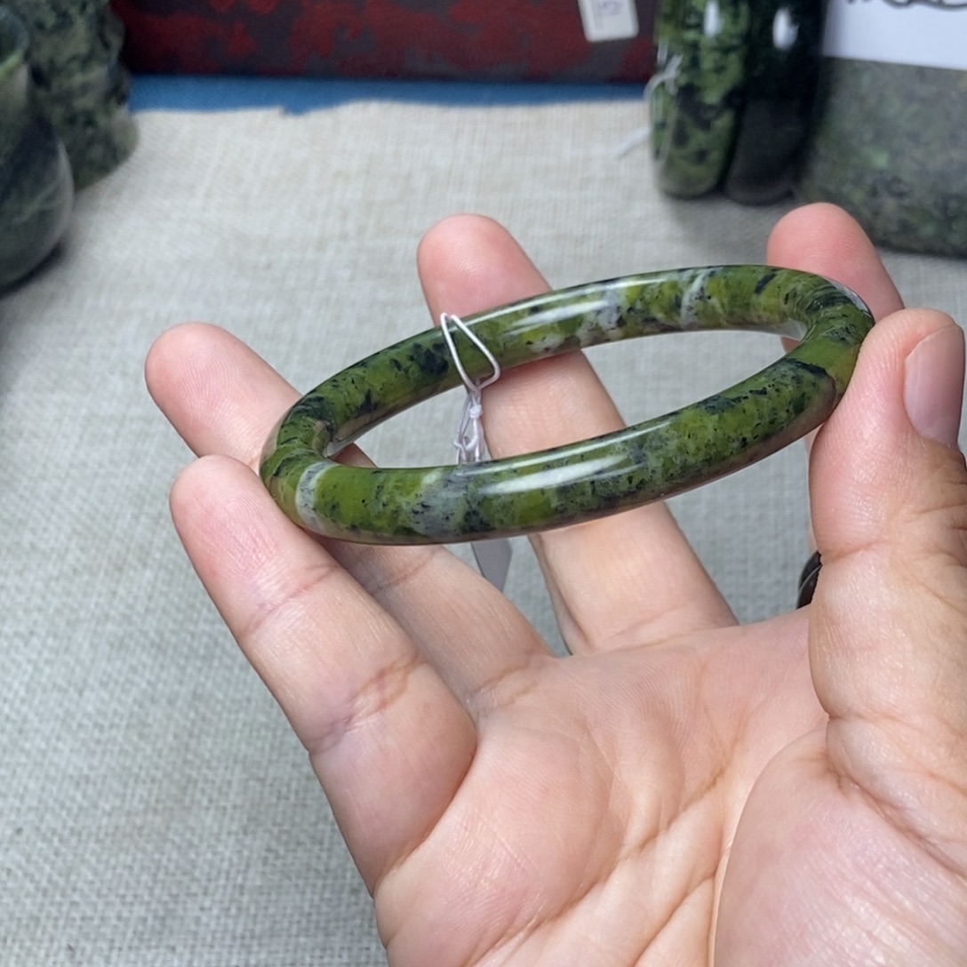 @***@蛇纹石玉未镶嵌手镯