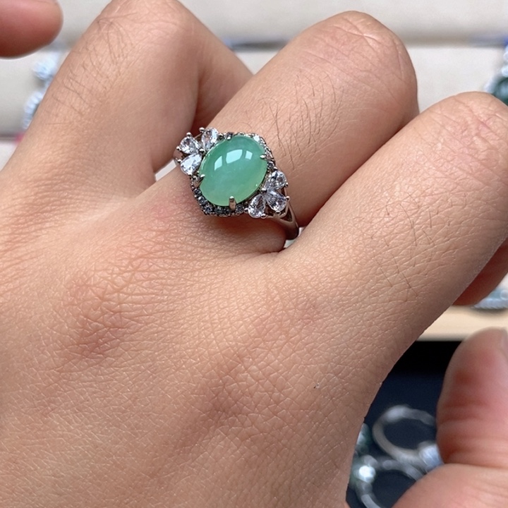 崔***.翡翠未镶嵌戒指戒指