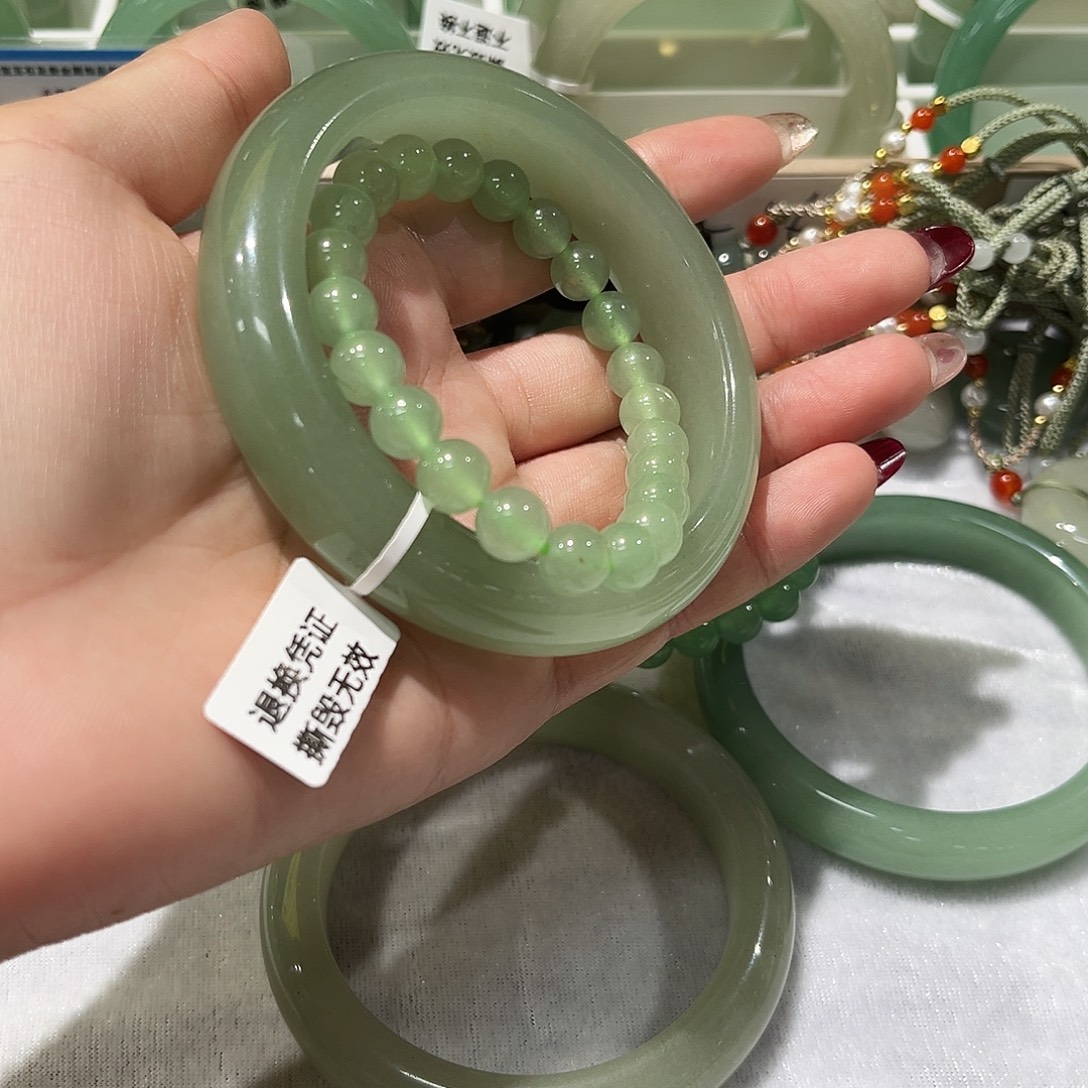 东陵石未镶嵌手镯