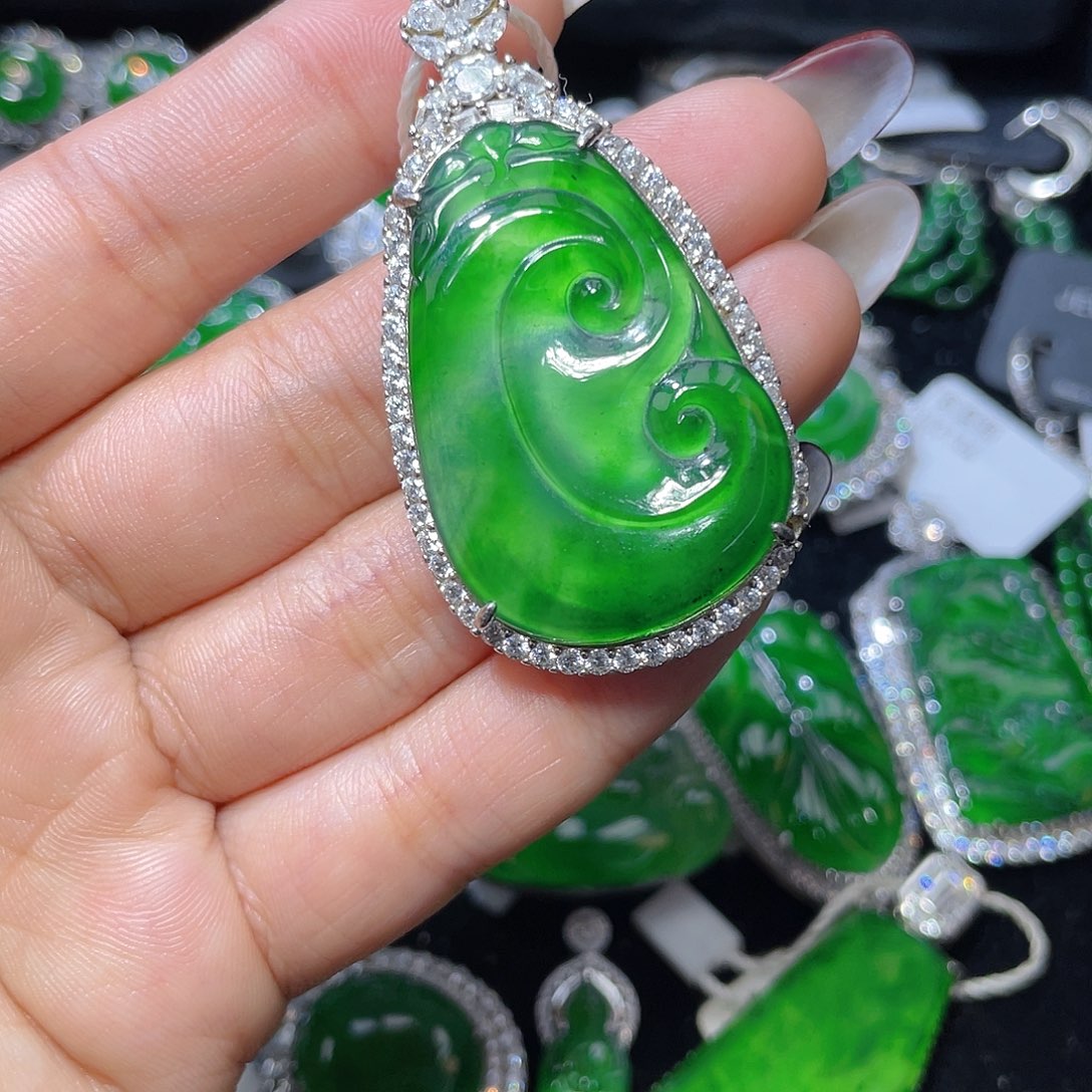 翡翠颈饰银S925镶嵌浠*翡翠