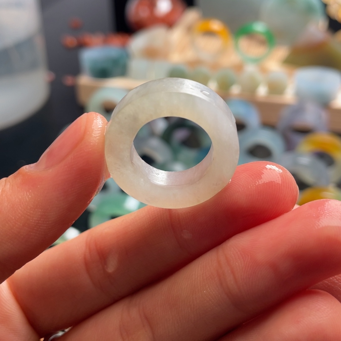 定制翡翠未镶嵌戒指