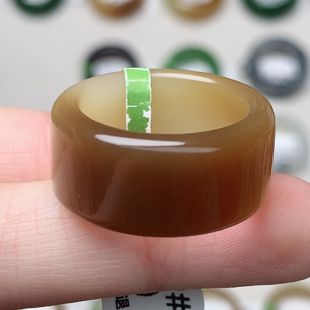 未镶嵌戒指和田玉