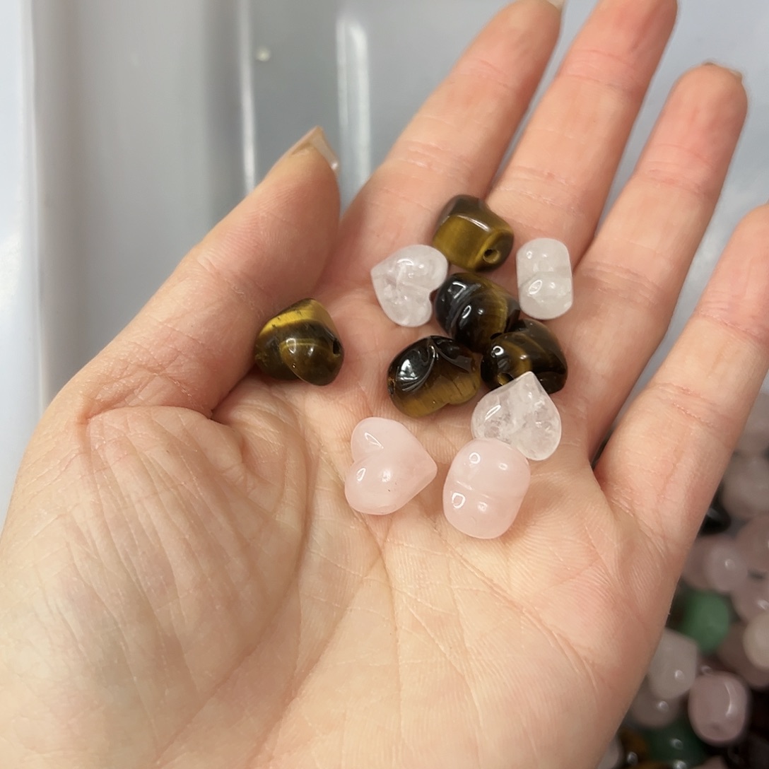 桃****玛瑙/玉髓未镶嵌珠宝半成品，屁桃爱心