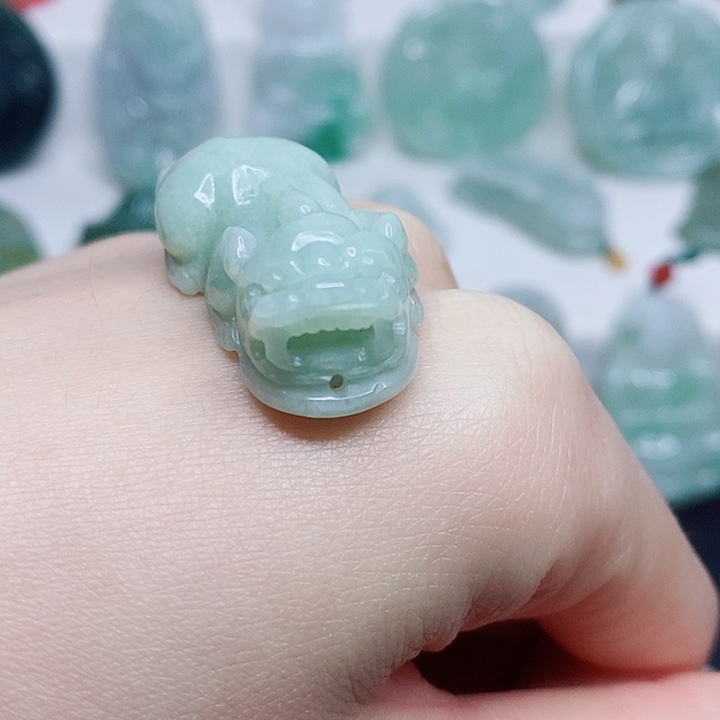 翡翠未镶嵌颈饰吊坠