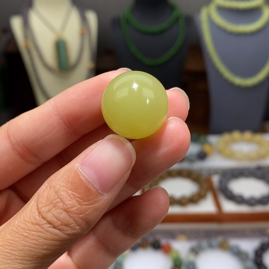 和田玉未镶嵌吊坠(不含链)18