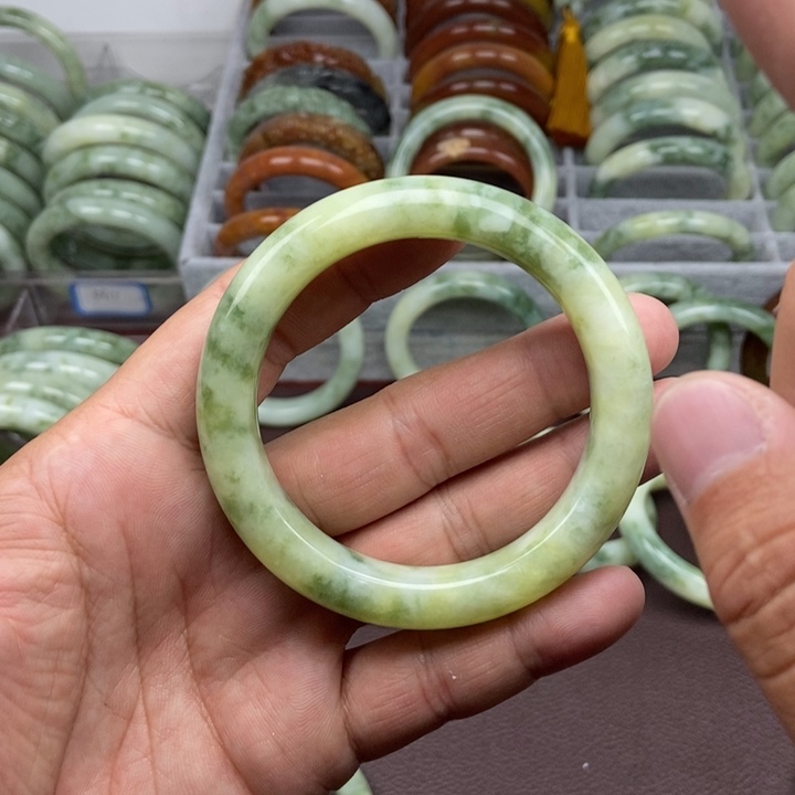 蛇纹石玉手镯未镶嵌C***超