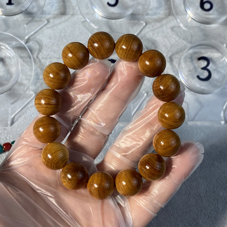 太行崖柏陈化料，1.5黑油，橘红底，微瑕放漏，年轮细腻，油性好味道香