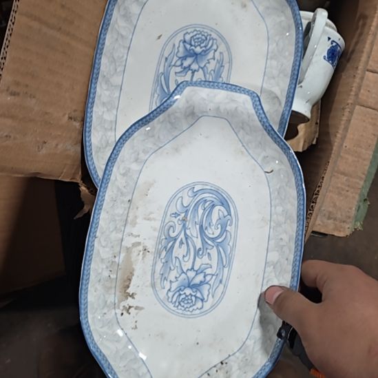 茶盏陶瓷盘子碗啥都有