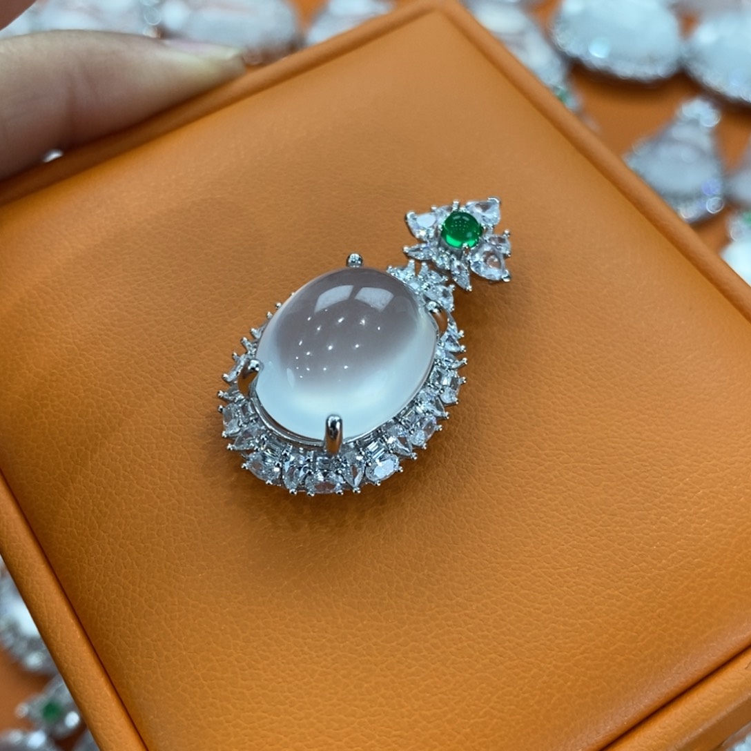 石英质玉吊坠(赠链)银S925镶嵌