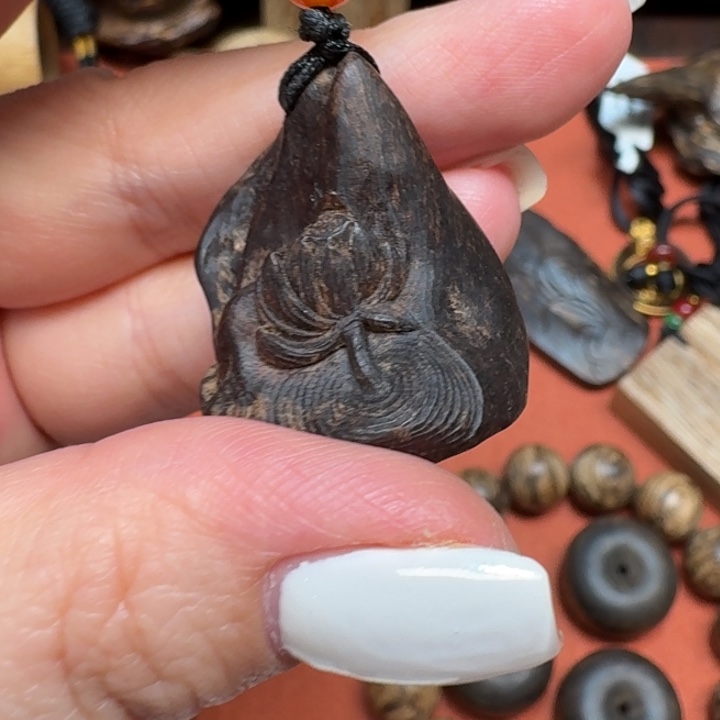 大叶紫檀（黑酸枝木类）