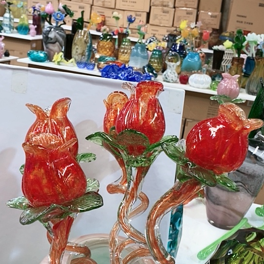 琉璃花瓶高45厘米宽9厘米