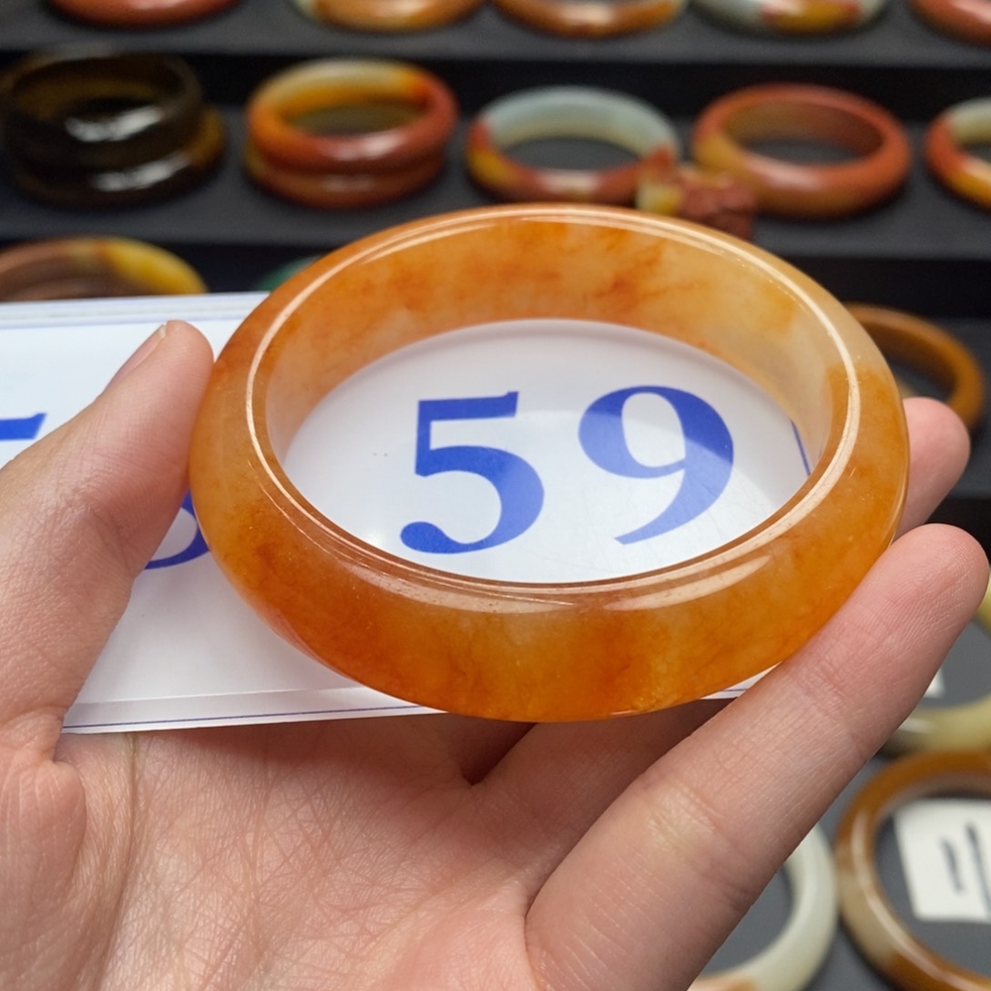 石英质玉（黄龙玉）手镯未镶嵌