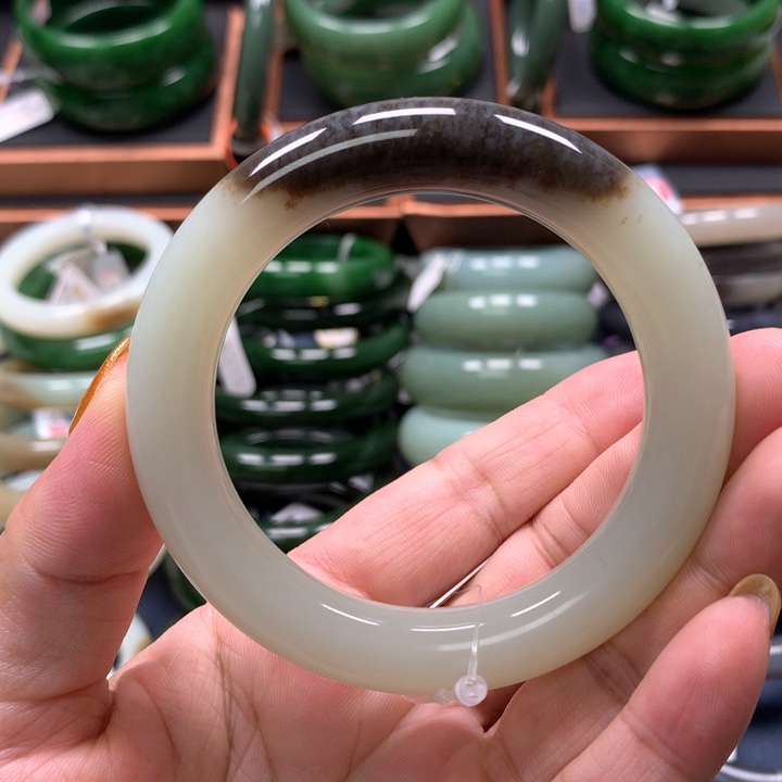 【闪购商品】未镶嵌手镯和田玉