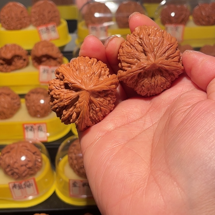 溱****木质文玩麻核桃三棱