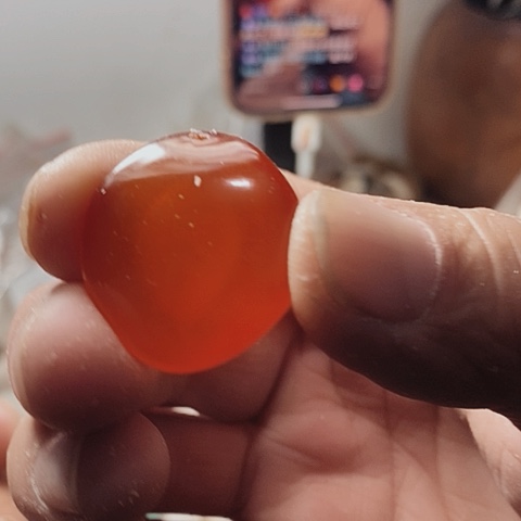 爱****差青鱼石红色吊坠