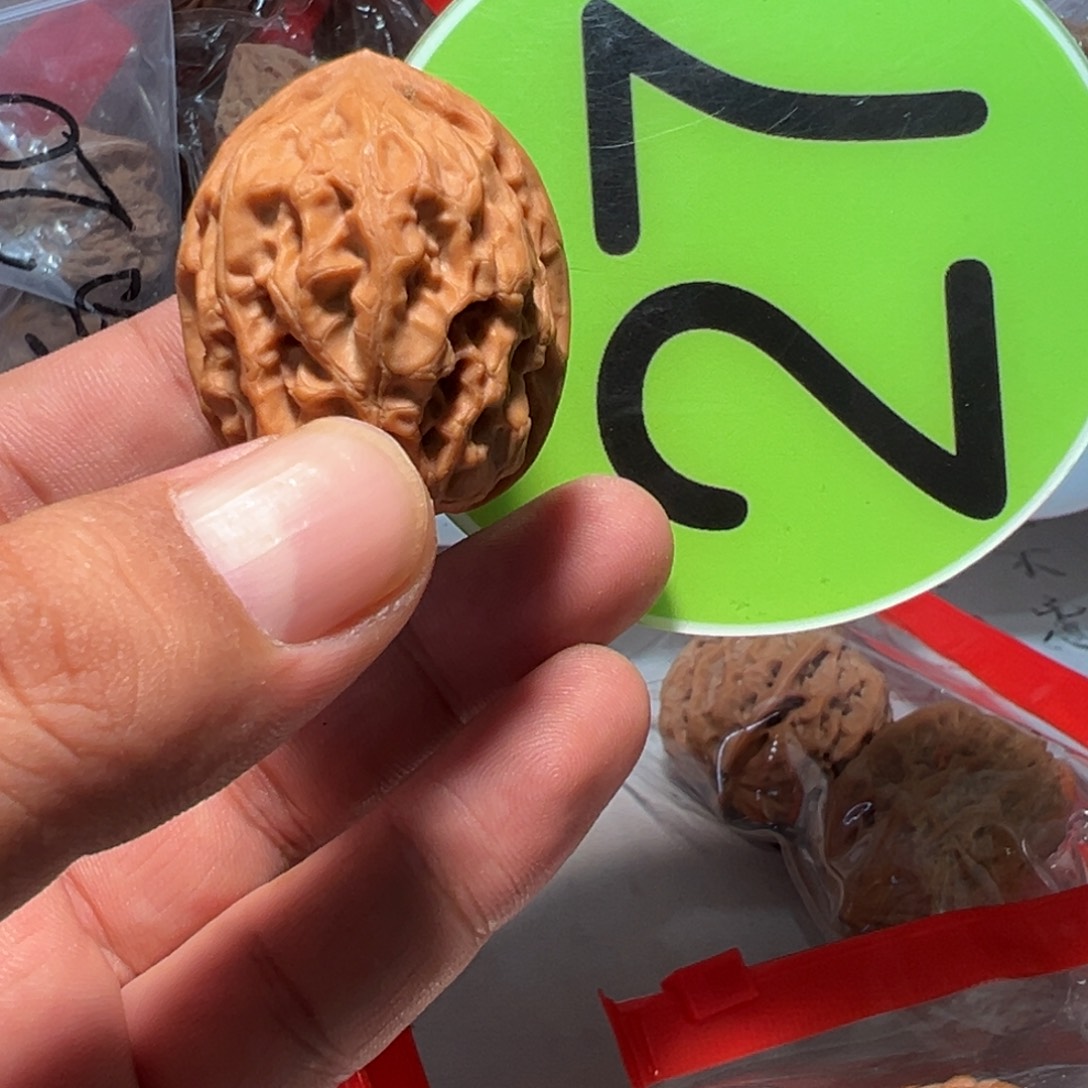 沾***计文玩核桃，绿色27号