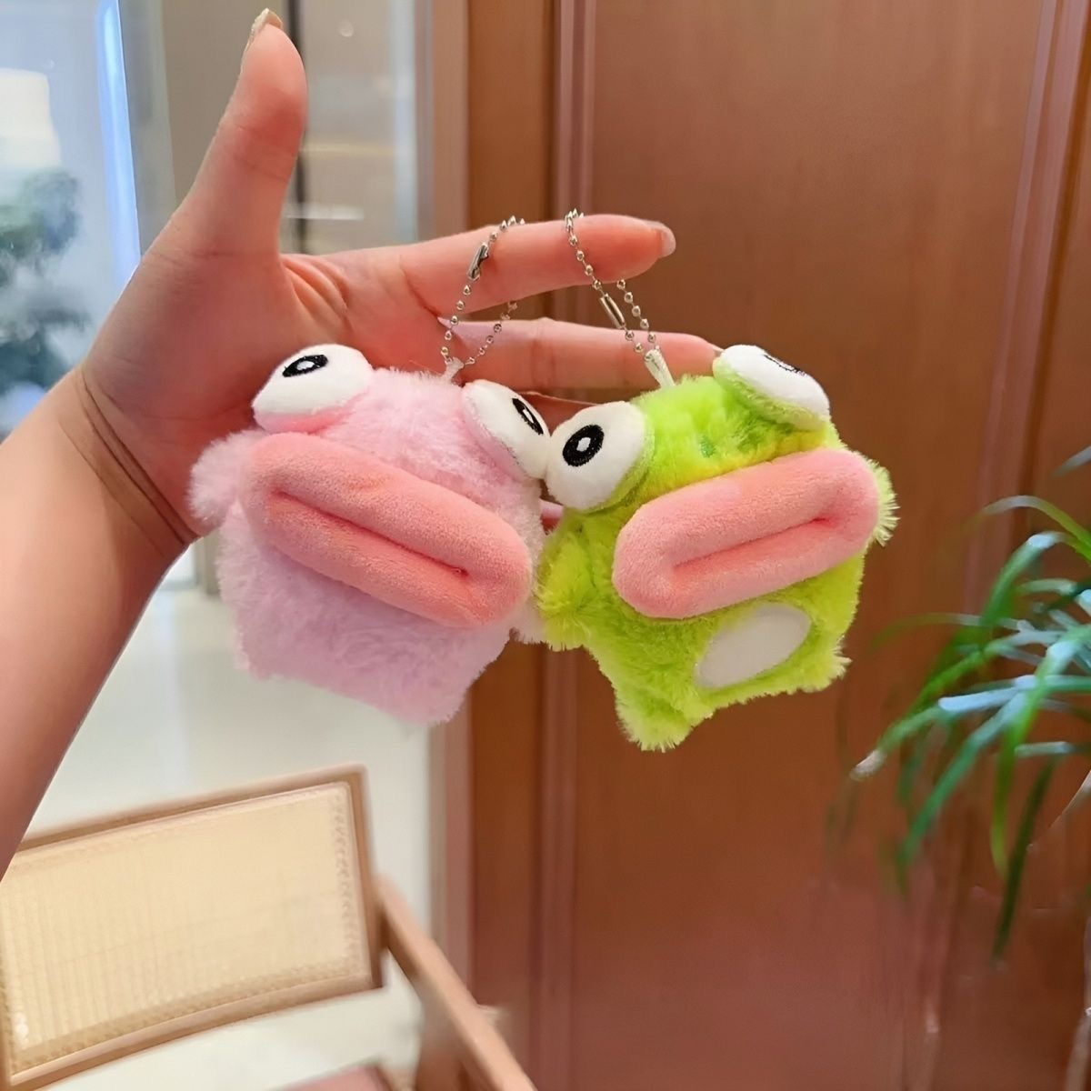 大嘴青蛙毛绒挂件搞怪公仔玩偶抓娃娃机玩具挎包挂饰地摊钥匙学生