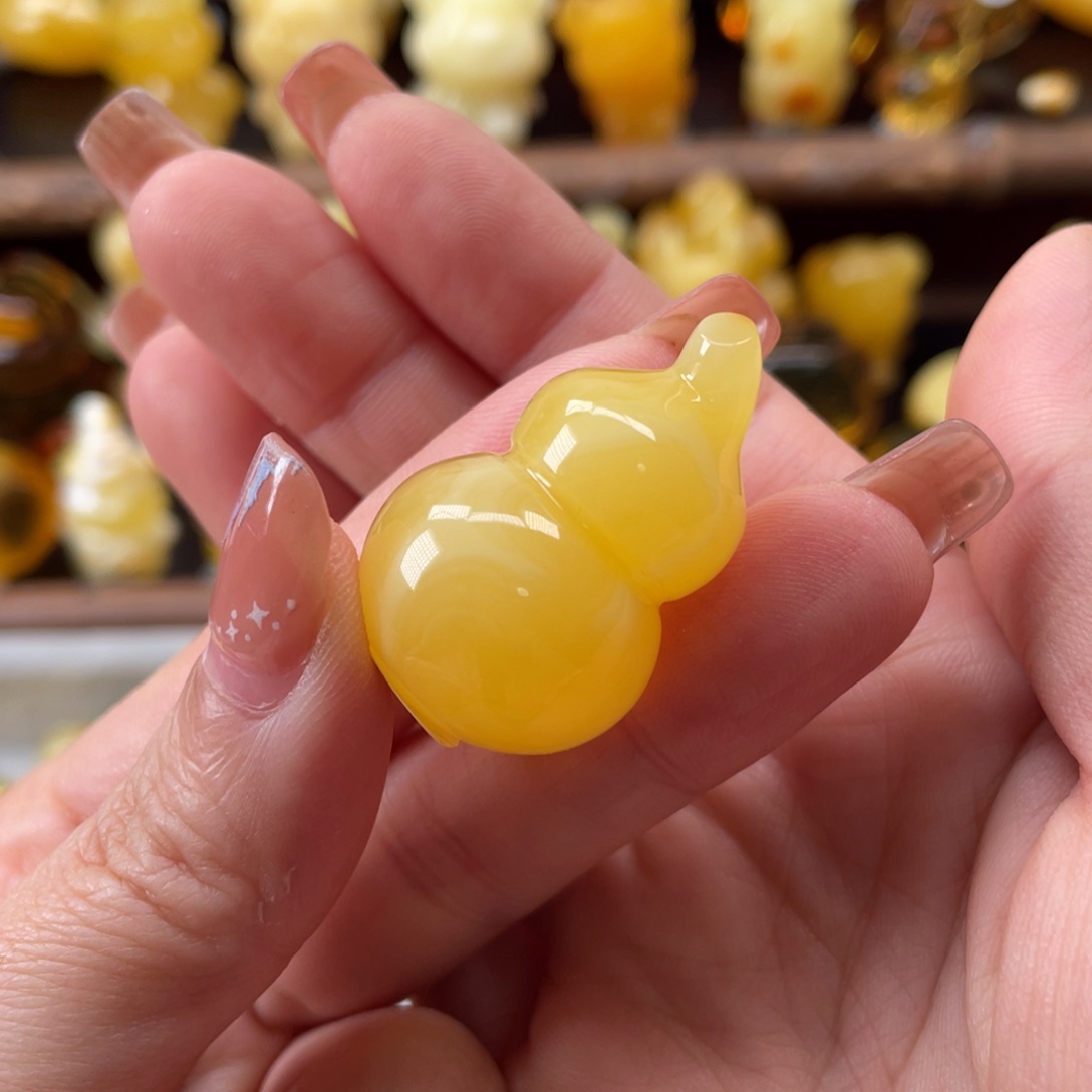 琥珀珠宝奇石未镶嵌