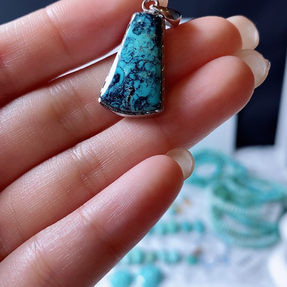 绿松石颈饰未镶嵌