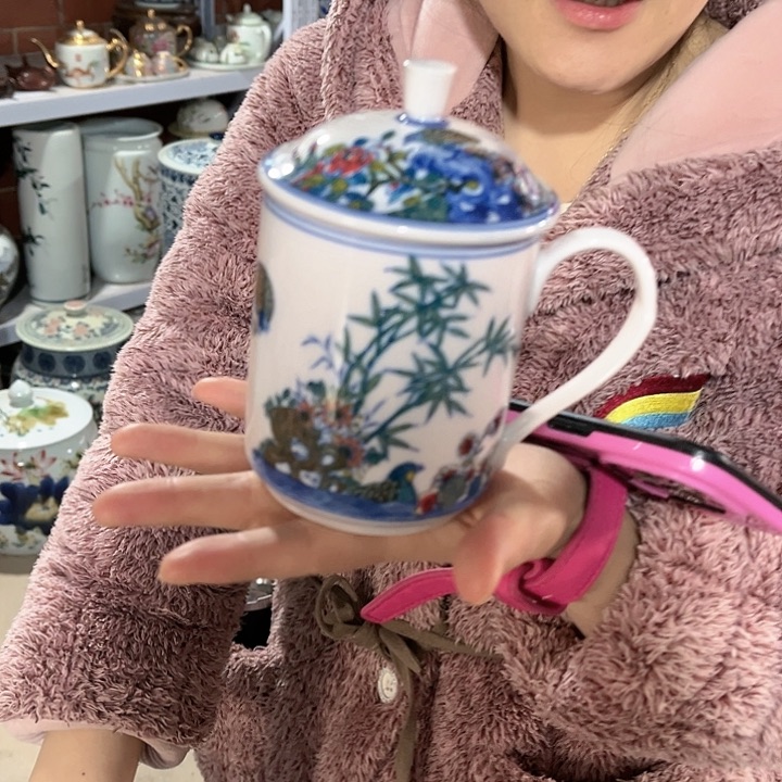 瓷片景德镇陶瓷杯子。红。