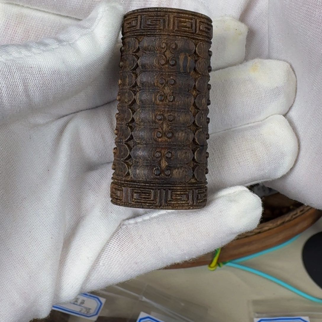 沉香吊坠顺*老乌身沉水天珠雕刻牌子保23克