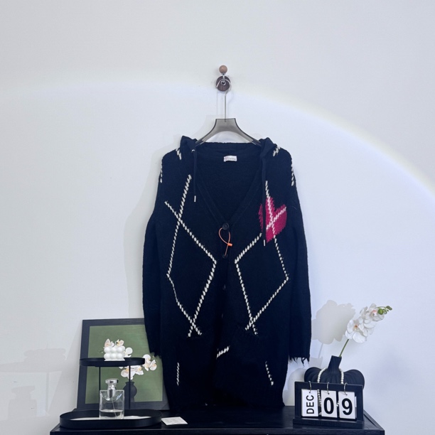 99新 Valentino/华伦天奴 黑色爱心针织连帽开衫外套 M码 