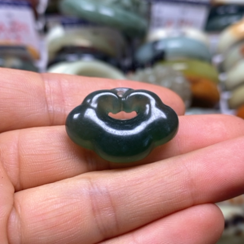 【闪购商品】蛇纹石玉未镶嵌手镯