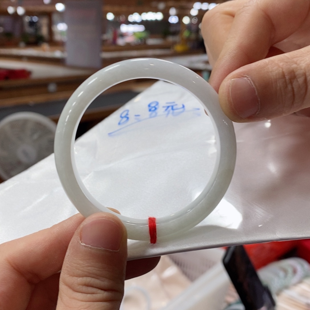 未镶嵌手镯翡翠无**猪翡翠