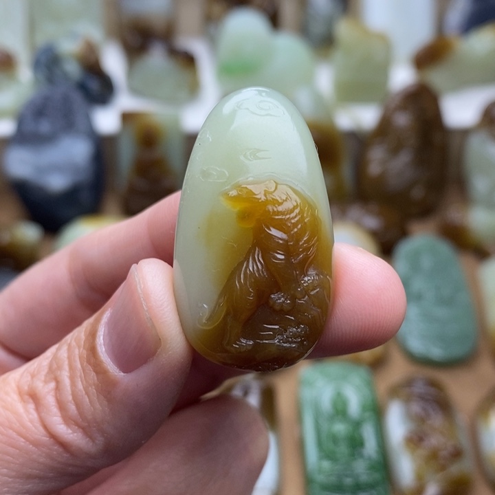 和田玉未镶嵌颈饰