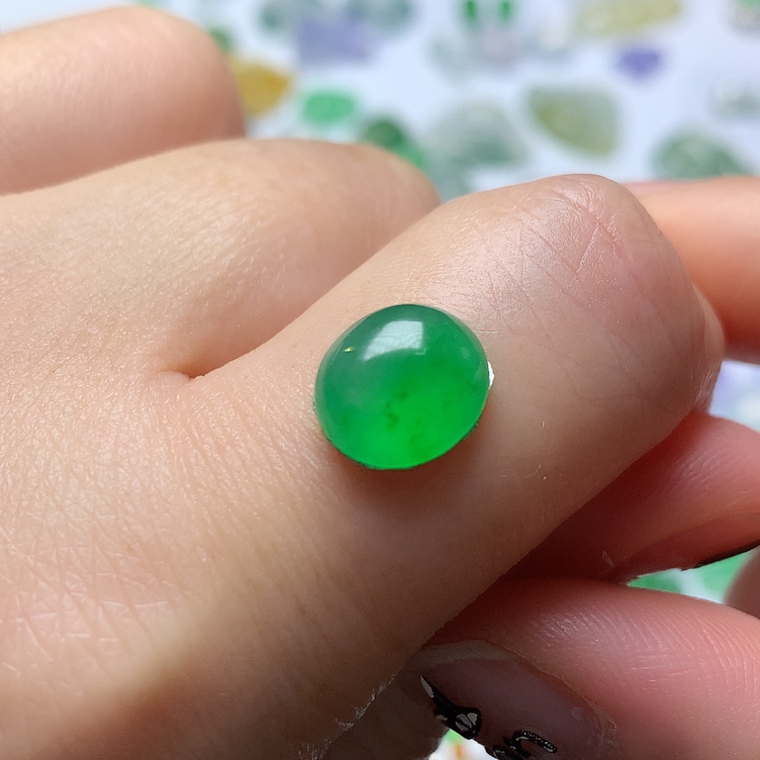 翡翠未镶嵌颈饰蛋