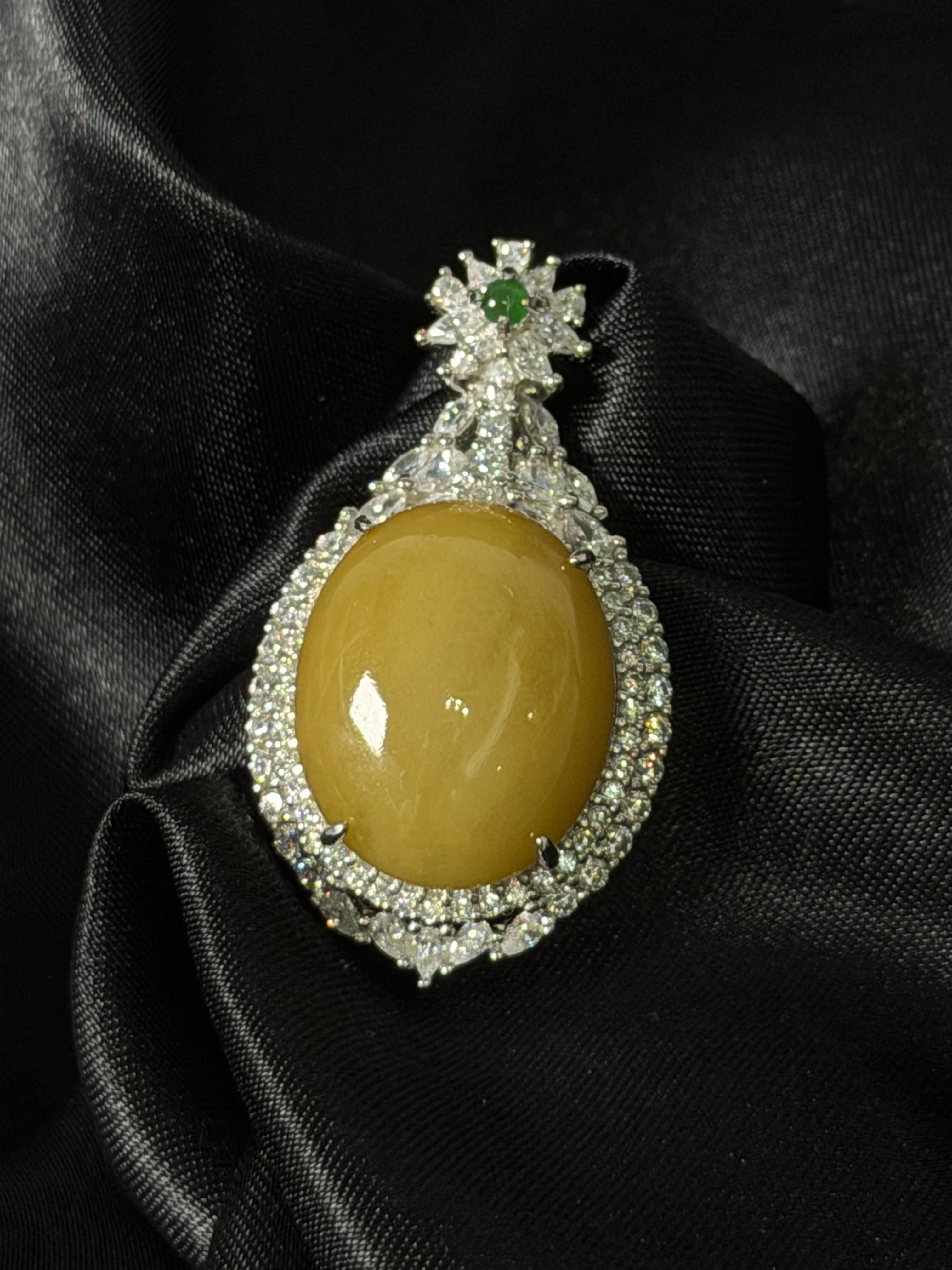 【缅甸A货翡翠】大蛋面缅甸翡翠吊坠轻奢气质豪华