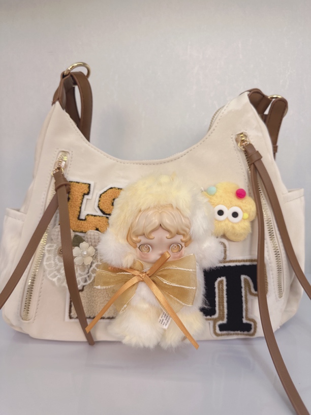 富婆端全场任意挑选4个包总价减100米，no退no换。