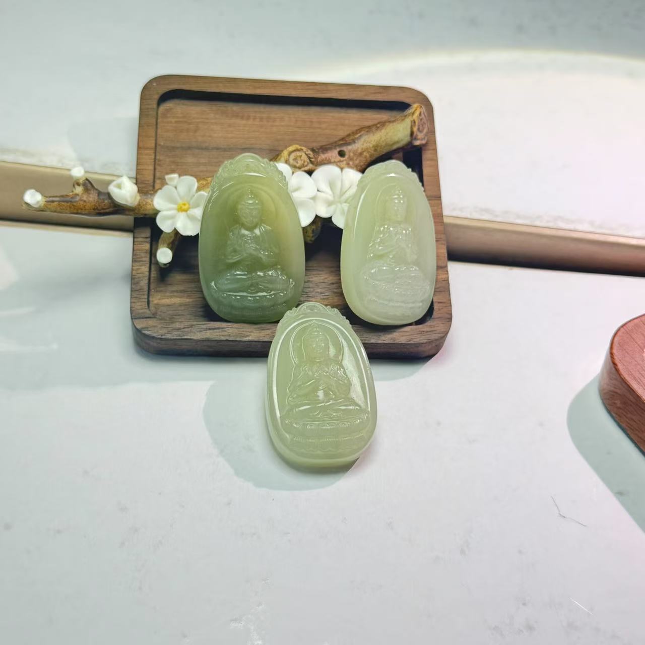 天然和田玉观音吊坠 拍一发一多样性发其一 1010049