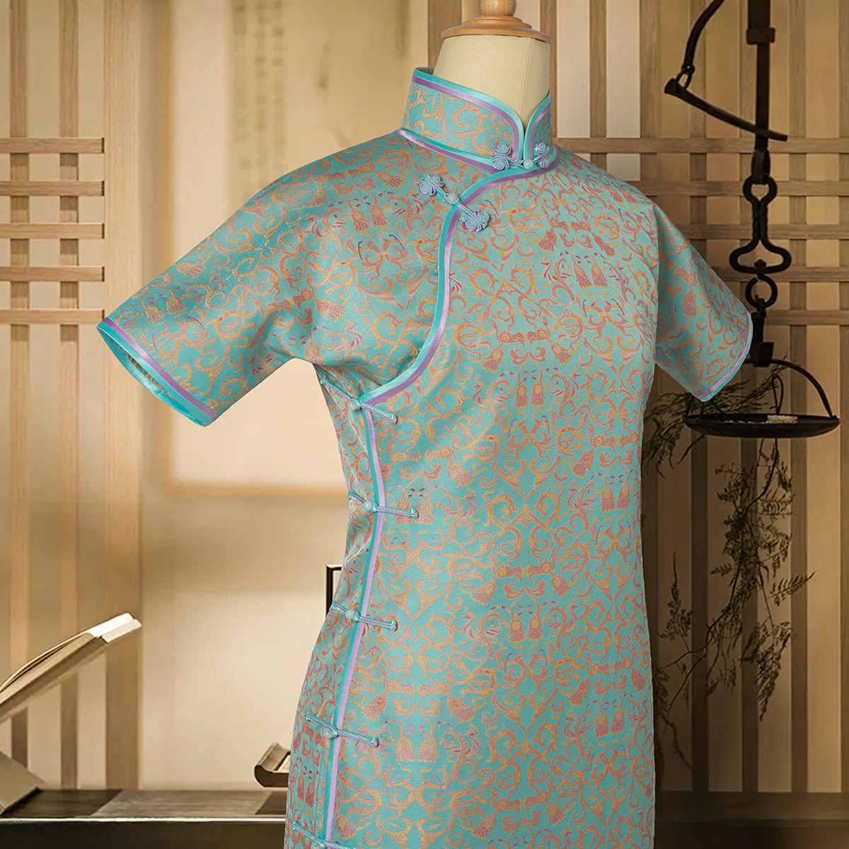 依莱娜7395【龙凤共舞】京派蓝色手工单芽新中式旗袍