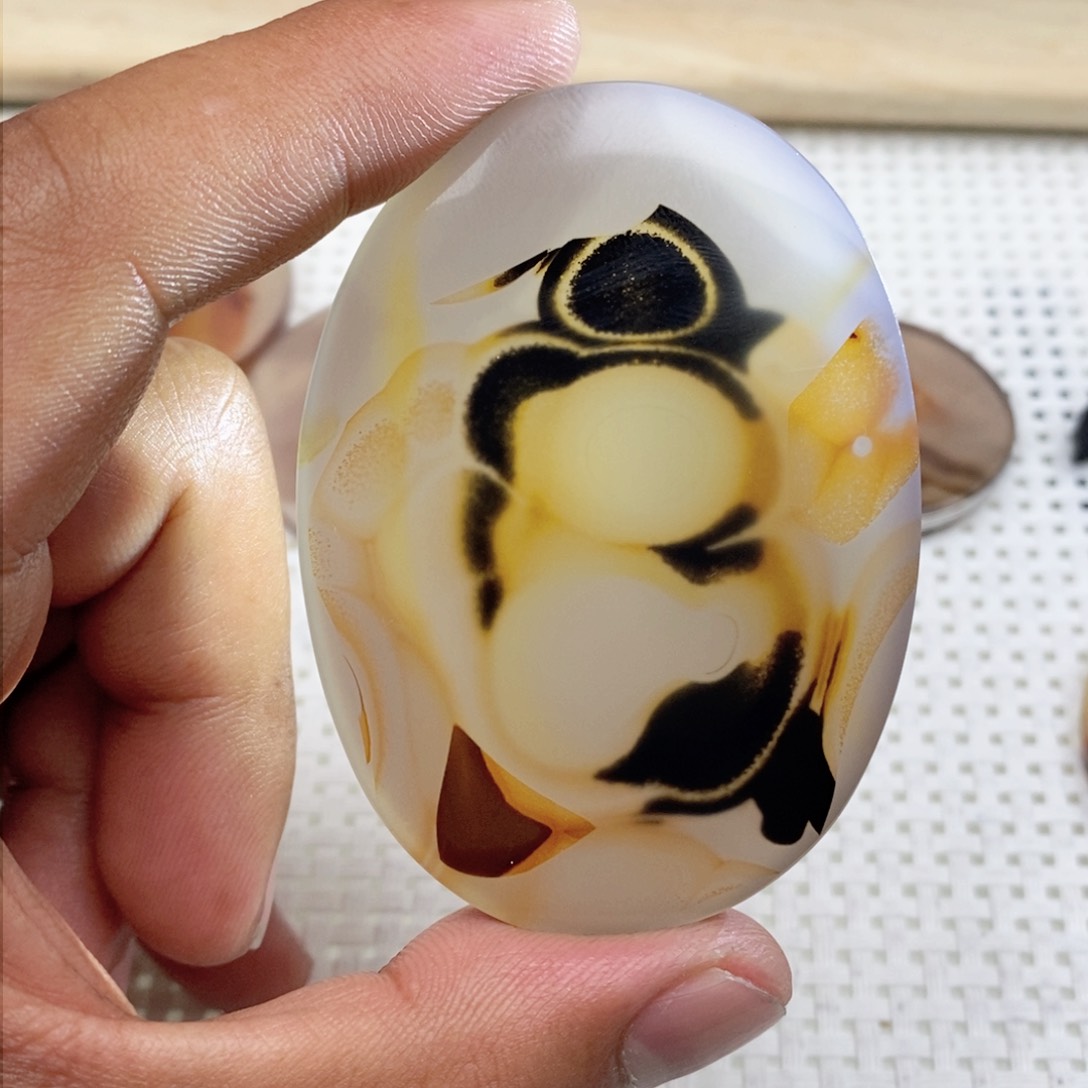 玛瑙/玉髓颈饰未镶嵌家**事