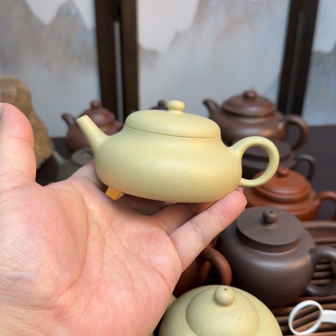 国***良茶壶紫砂宝山墨绿泥若愚壶