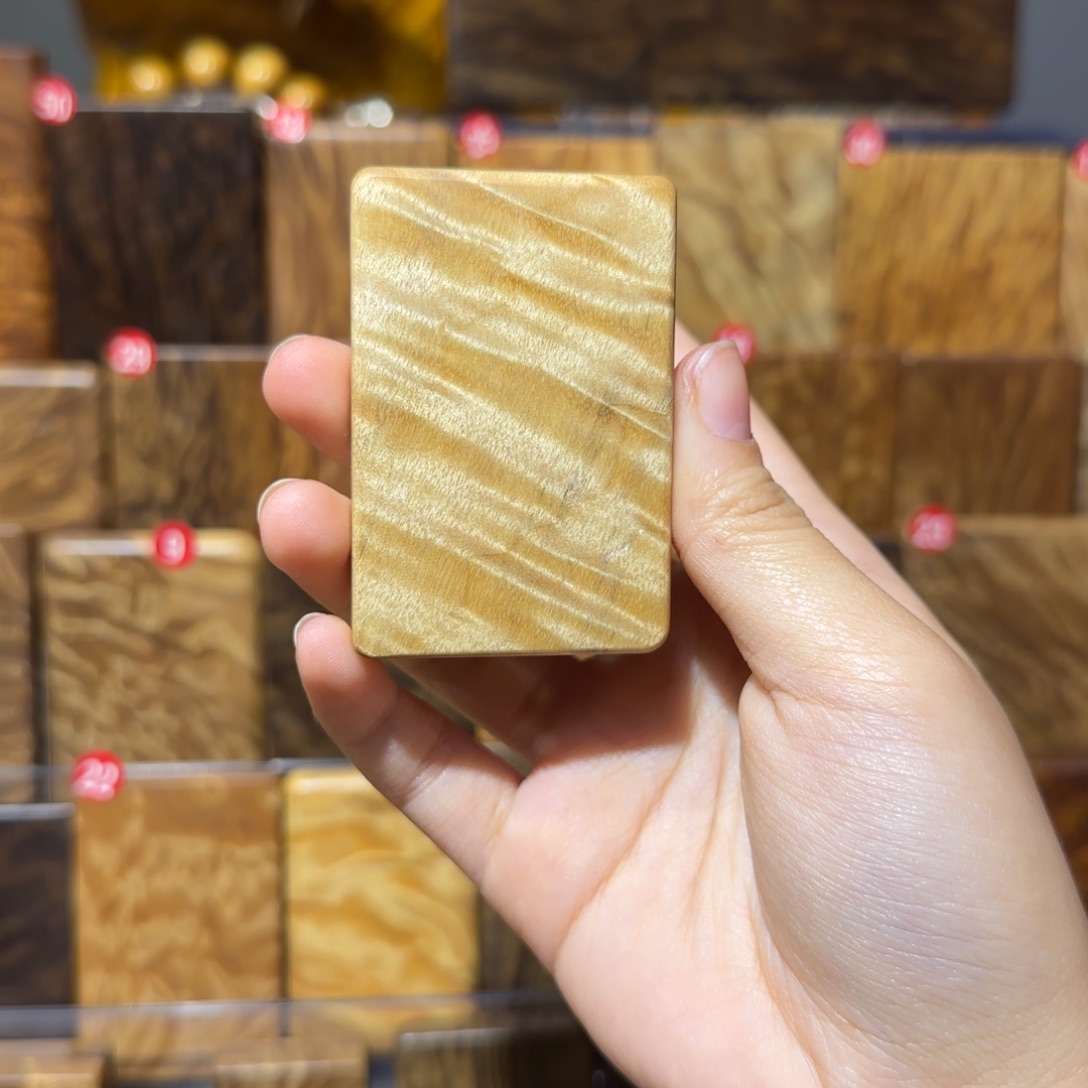 金丝楠小叶桢楠无事牌 （有杂色 介意勿拍