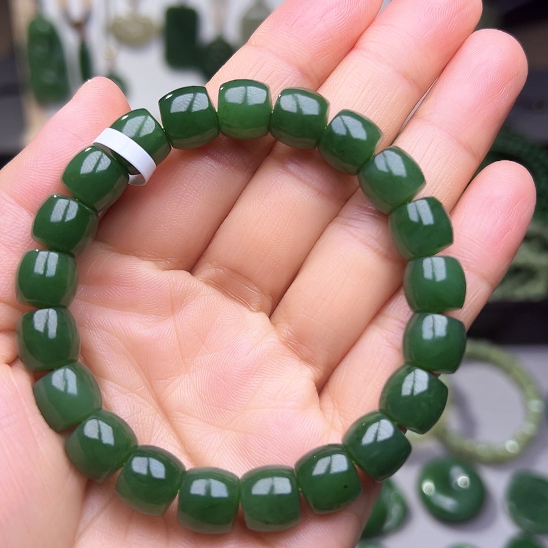 和田玉（碧玉）颈饰未镶嵌