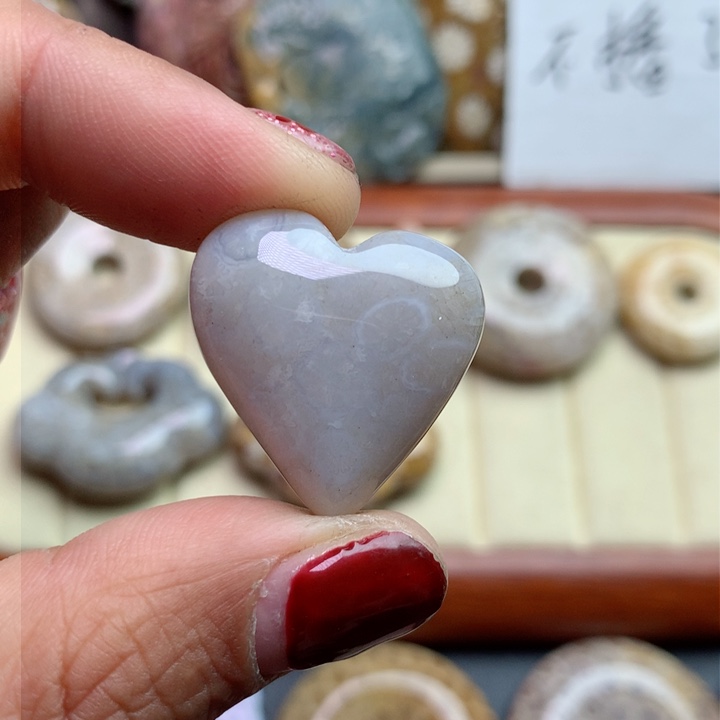 硅化珊瑚（珊瑚玉）颈饰未镶嵌