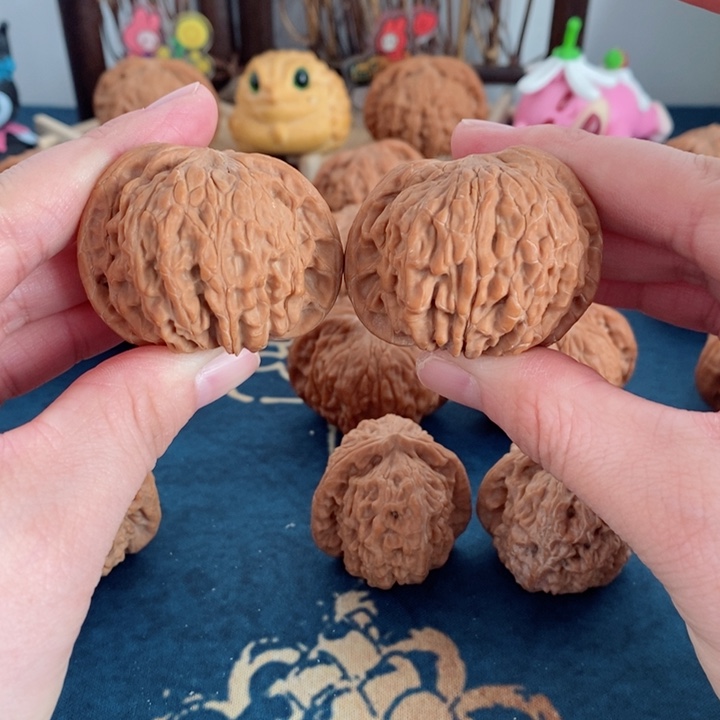 文玩核桃把件山地蝴蝶磨43