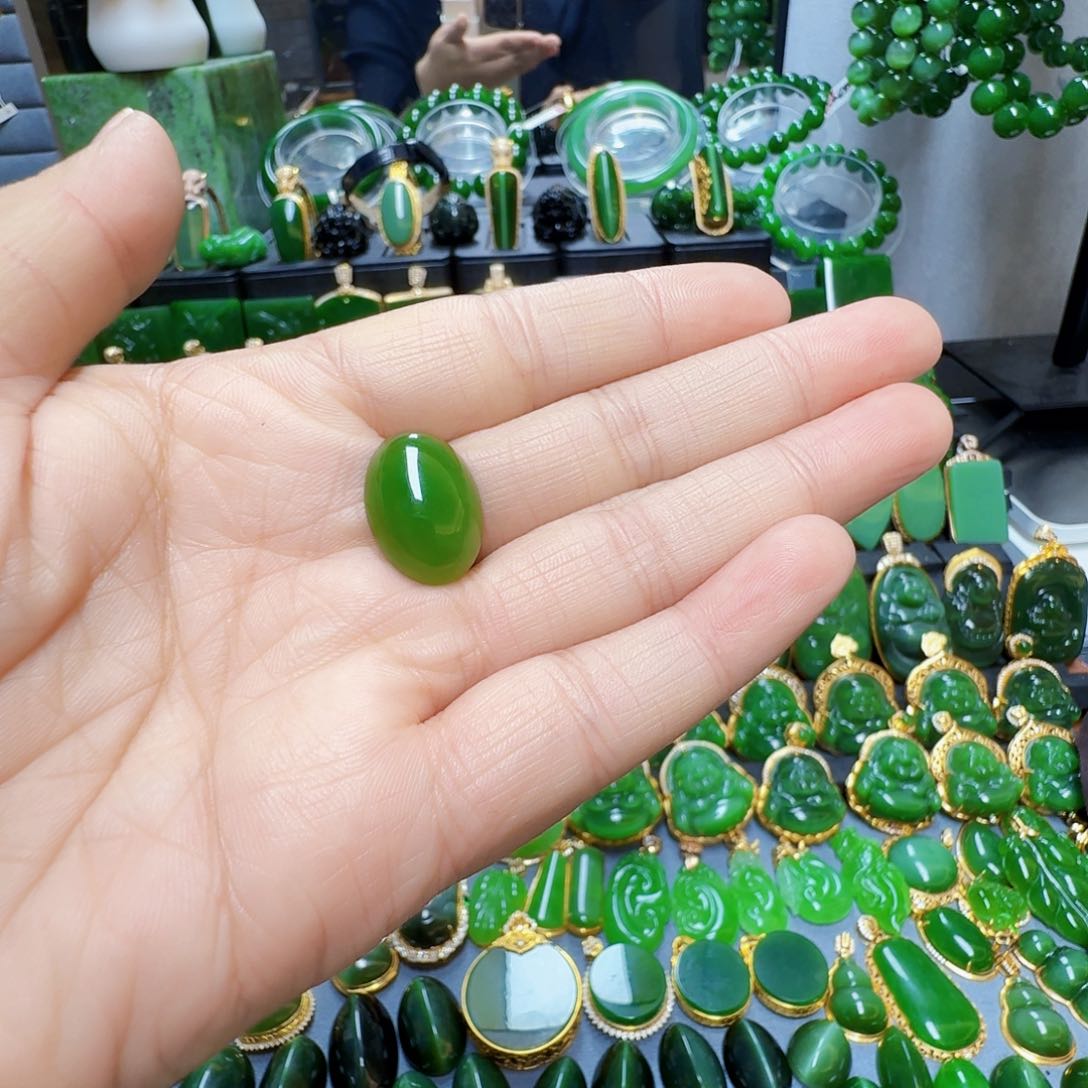 和田玉（碧玉）颈饰未镶嵌俩*袄