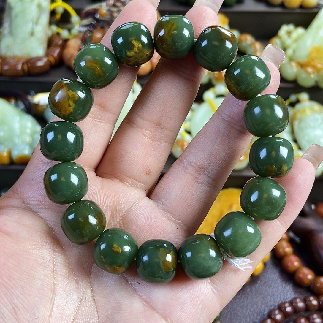 透闪石质玉未镶嵌手串