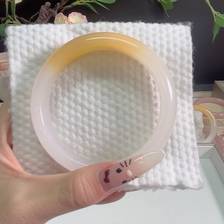 @***姐石英质玉未镶嵌手镯