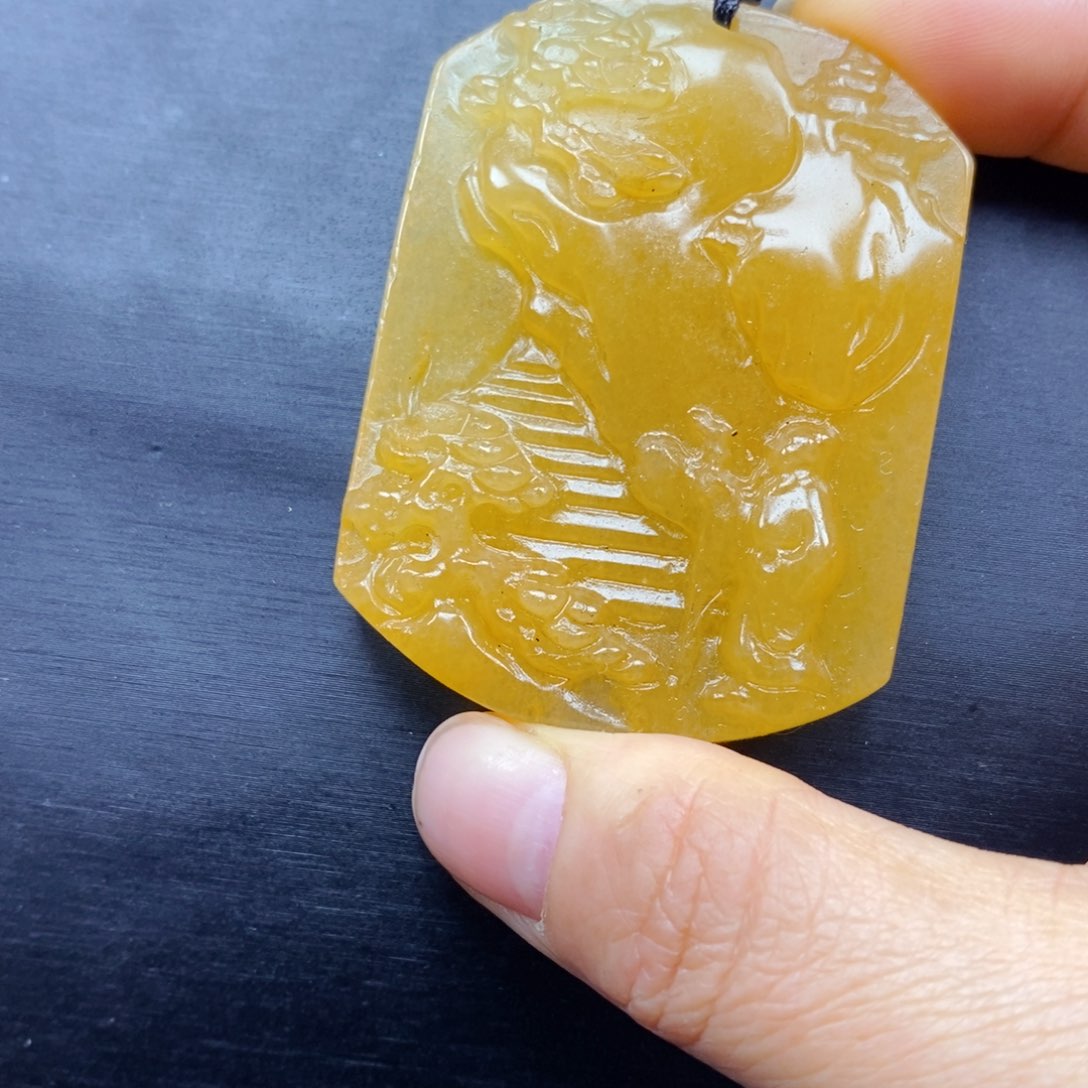 石英质玉（黄龙玉）颈饰未镶嵌