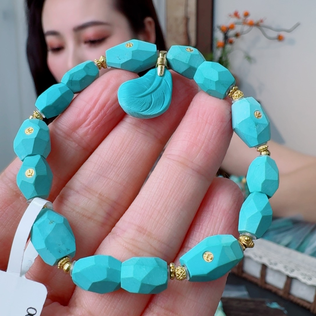 绿松石未镶嵌挂件