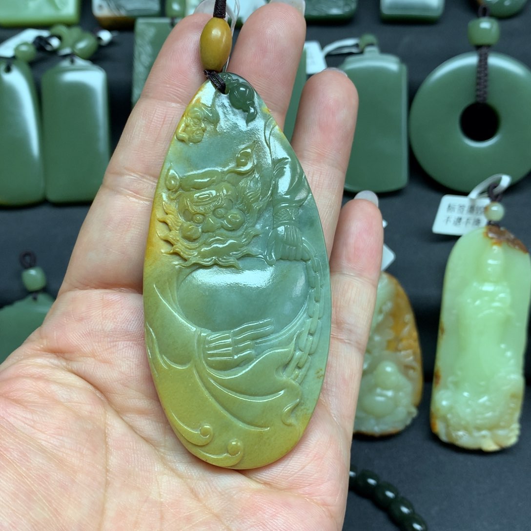 岫岩河磨玉（透闪石质玉）未镶嵌颈饰