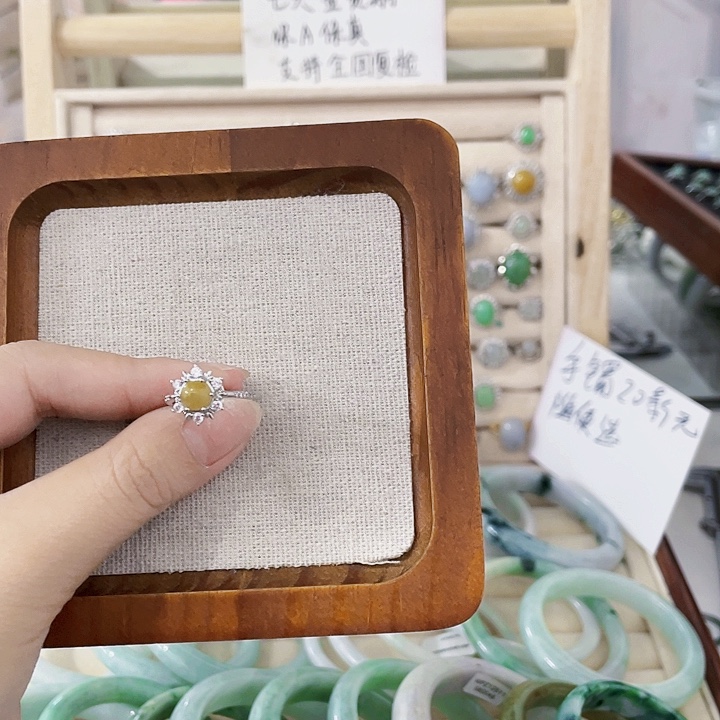 翡翠未镶嵌颈饰天然翡翠Ａ货