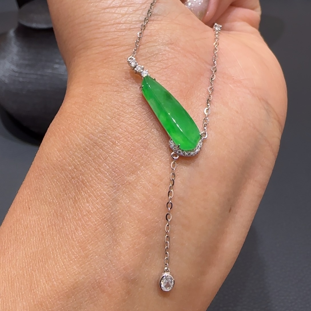 翡翠颈饰18K金镶嵌福瓜