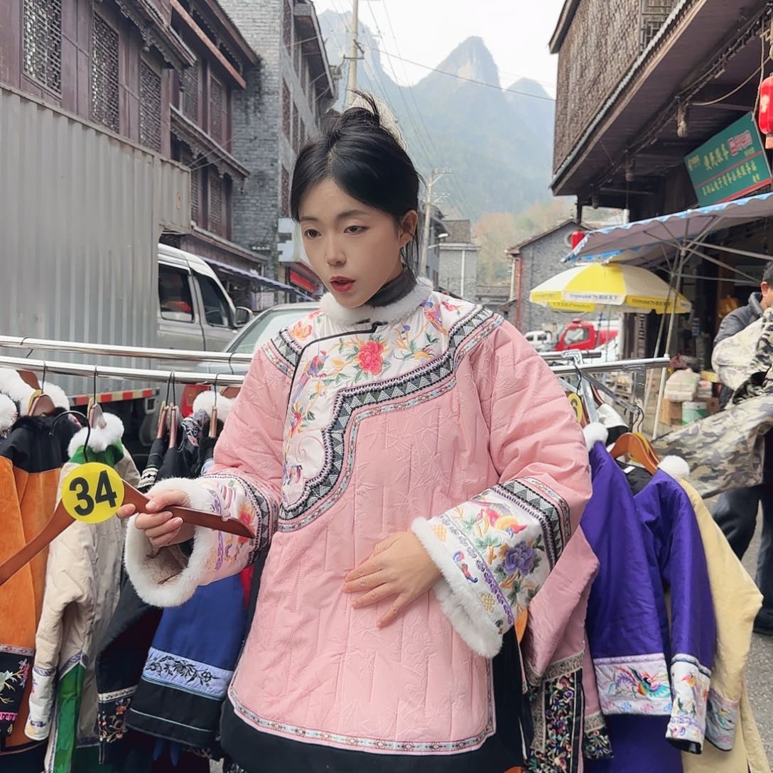 程***宝湘西苗族刺绣加厚羽绒158 140斤